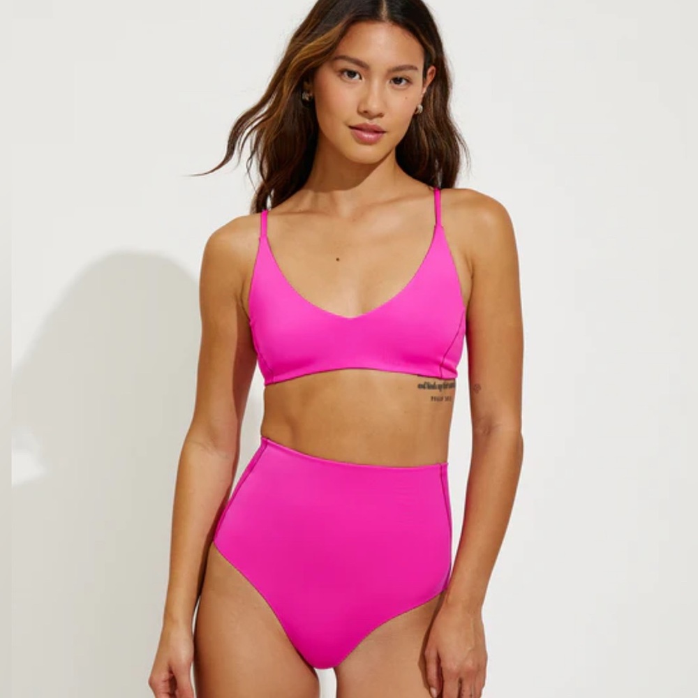 Left on Friday Hi Tide Bottom in Hot